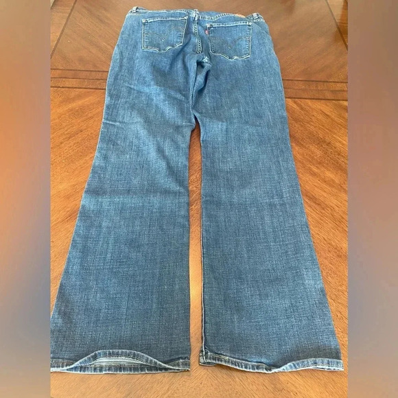 Levi’s Women’s Classic Bootcut Stretch Medium Wash Mid Rise Jeans Size 14M EUC - Picture 10 of 11